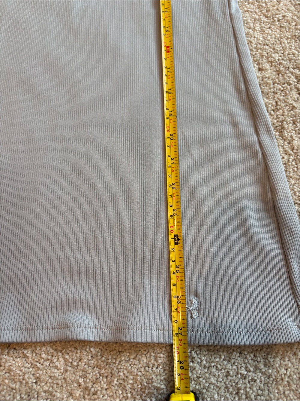 3 Under Armour Active Tank Tops - Picture 6 of 15